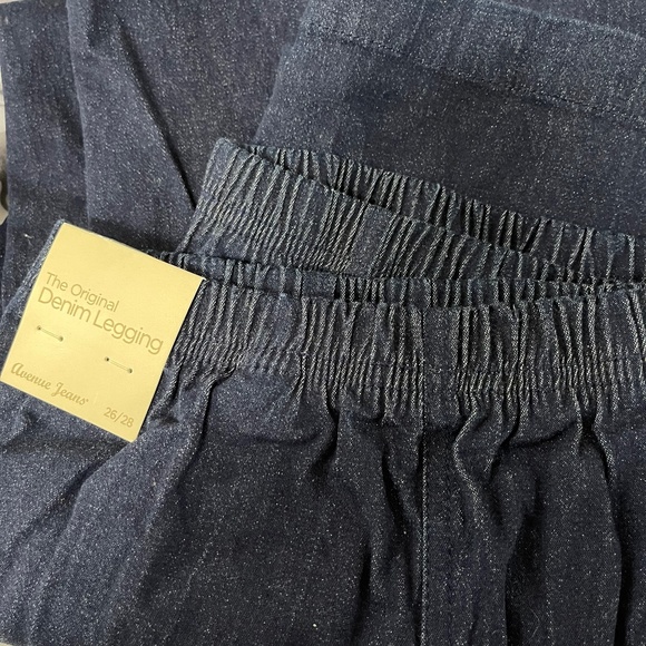 NWT Ladies Jeggings (Jeans/Leggings) AVENUE, Size 26/28 Never Worn Perfect - Picture 1 of 7